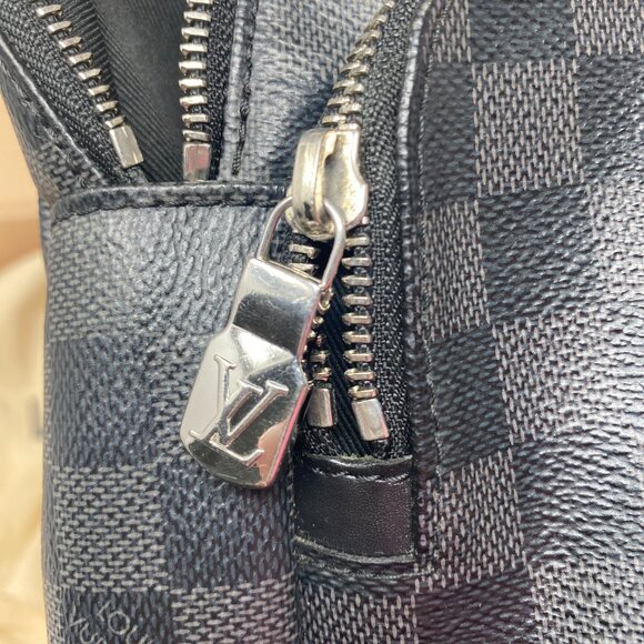 Authentic Louis Vuitton Avenue Damier Graphite Sling Bag - Picture 5 of 8